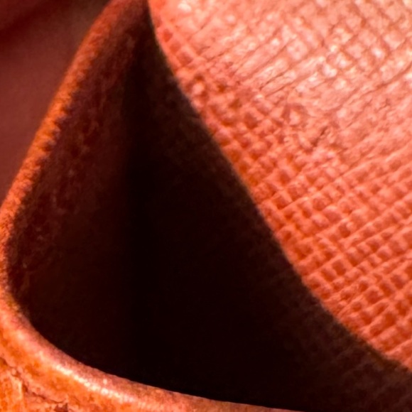 Lv Monog man’s wallet this is a slime fit edition in great condition - Picture 4 of 7